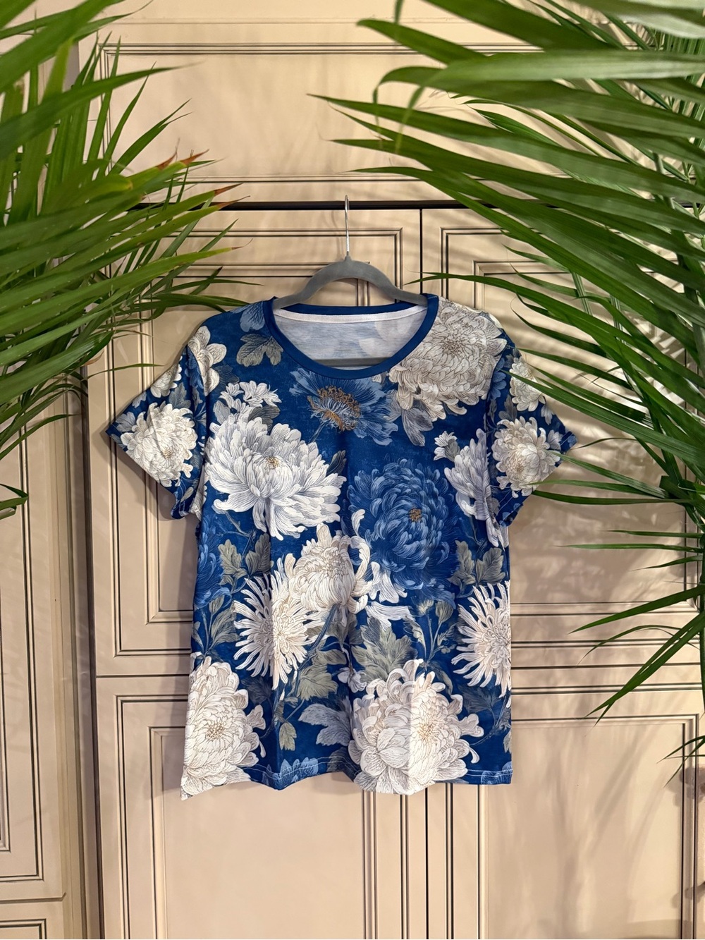 New Blue Floral Scoop Neck Short Sleeve Women's Top blouse Relaxed Fit flowy Lg